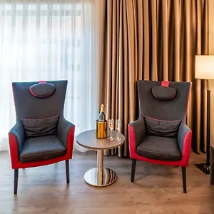 https://best-western-plus-plaza-den-haag.thehaguehotels.net